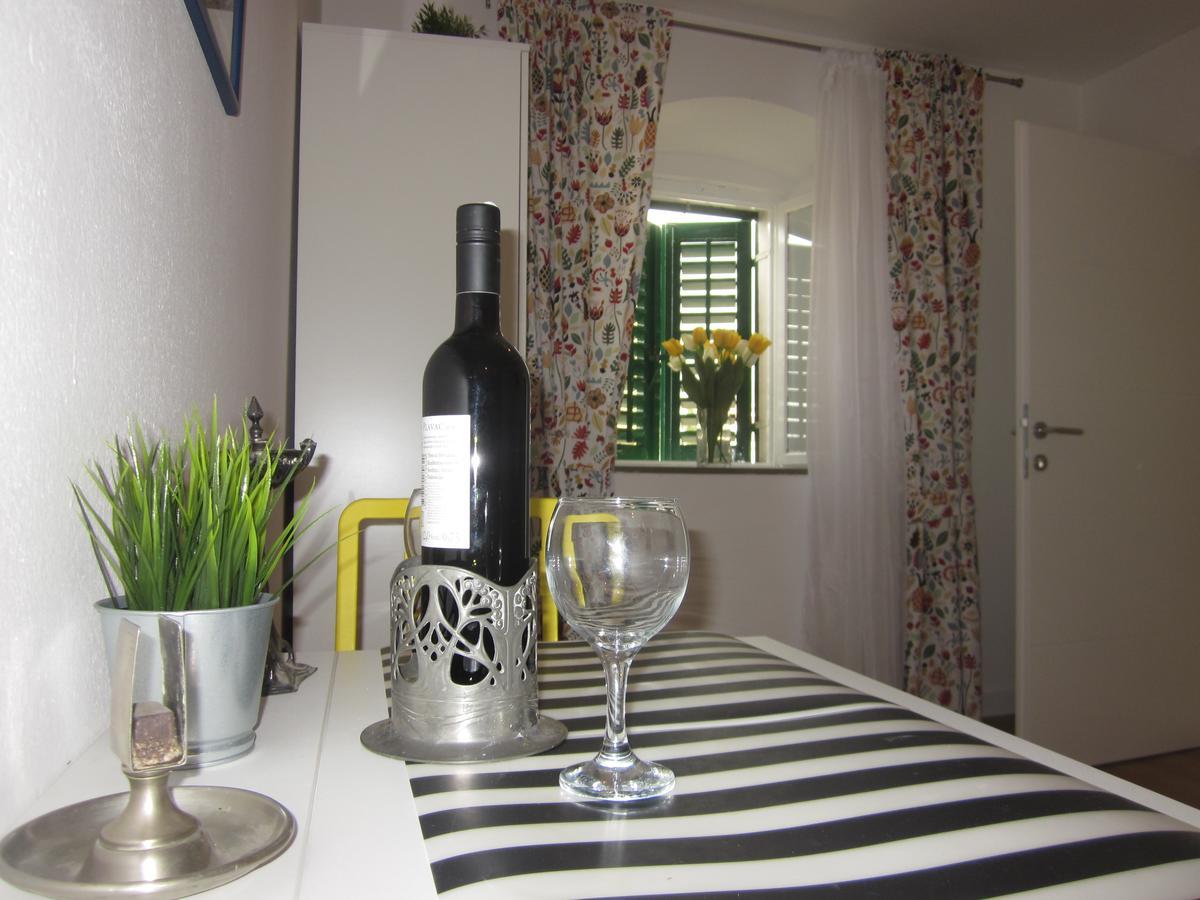 Apartment On The Square มาคาร์สกา ภายนอก รูปภาพ