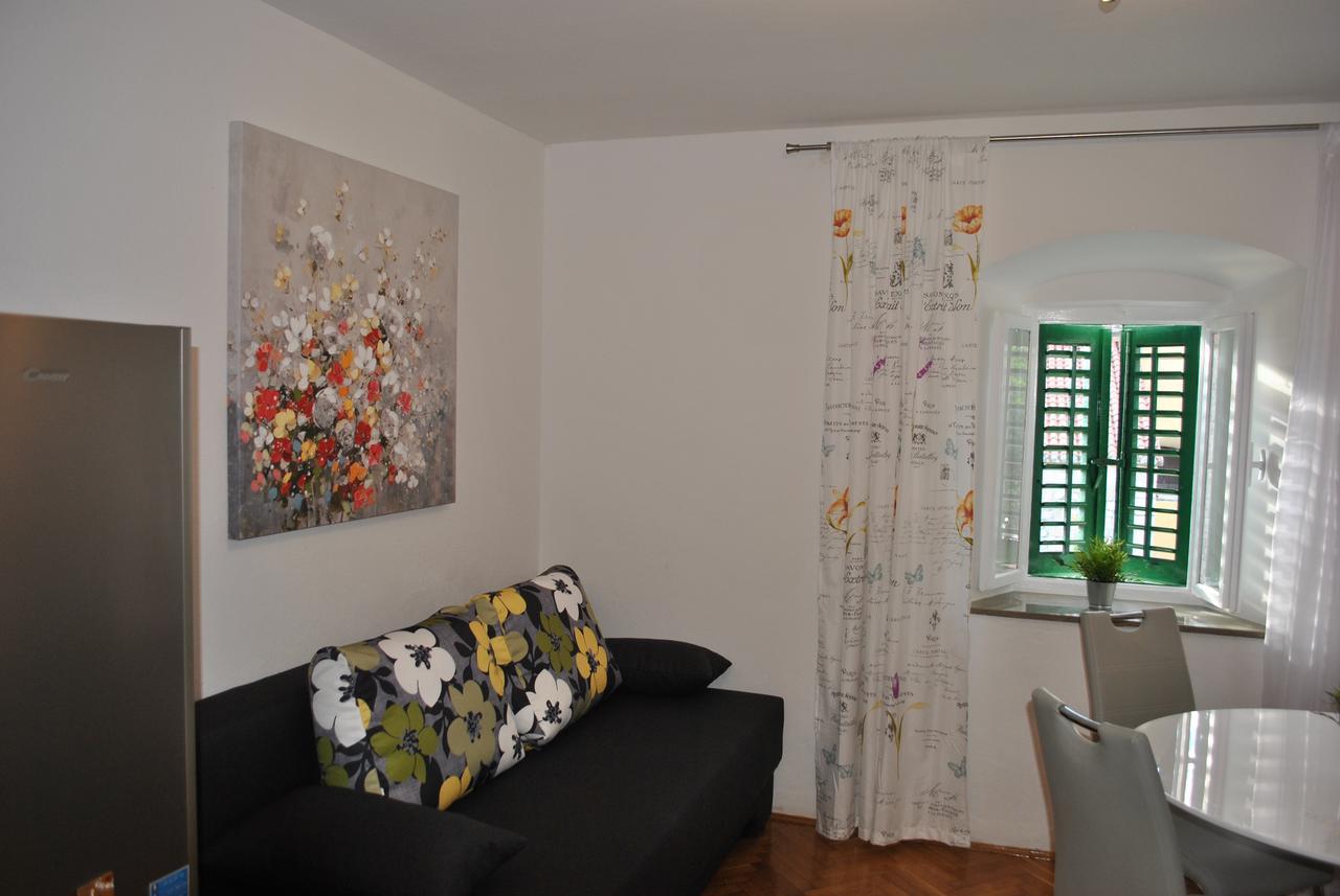 Apartment On The Square มาคาร์สกา ภายนอก รูปภาพ