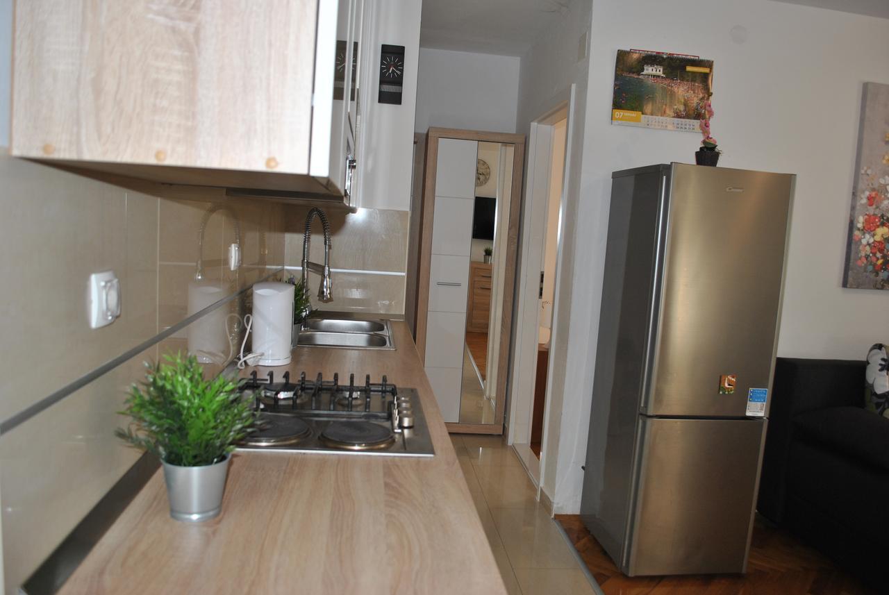 Apartment On The Square มาคาร์สกา ภายนอก รูปภาพ