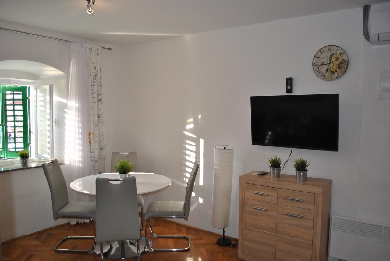 Apartment On The Square มาคาร์สกา ภายนอก รูปภาพ
