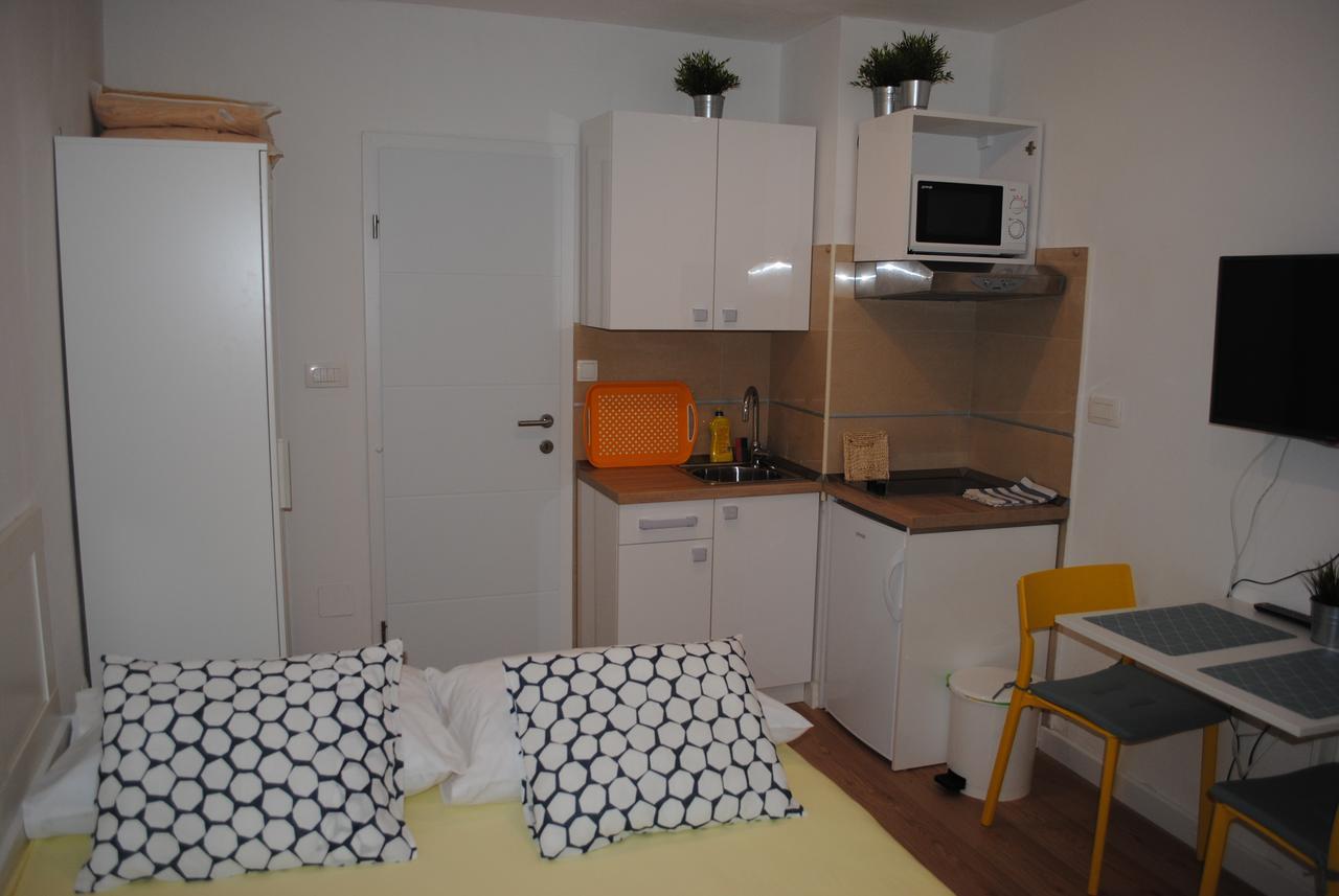Apartment On The Square มาคาร์สกา ภายนอก รูปภาพ