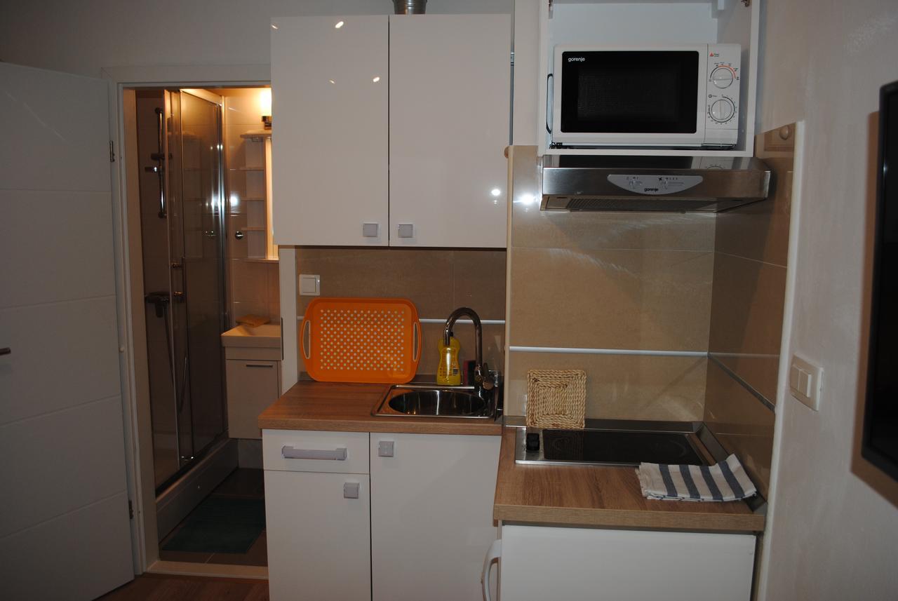 Apartment On The Square มาคาร์สกา ภายนอก รูปภาพ