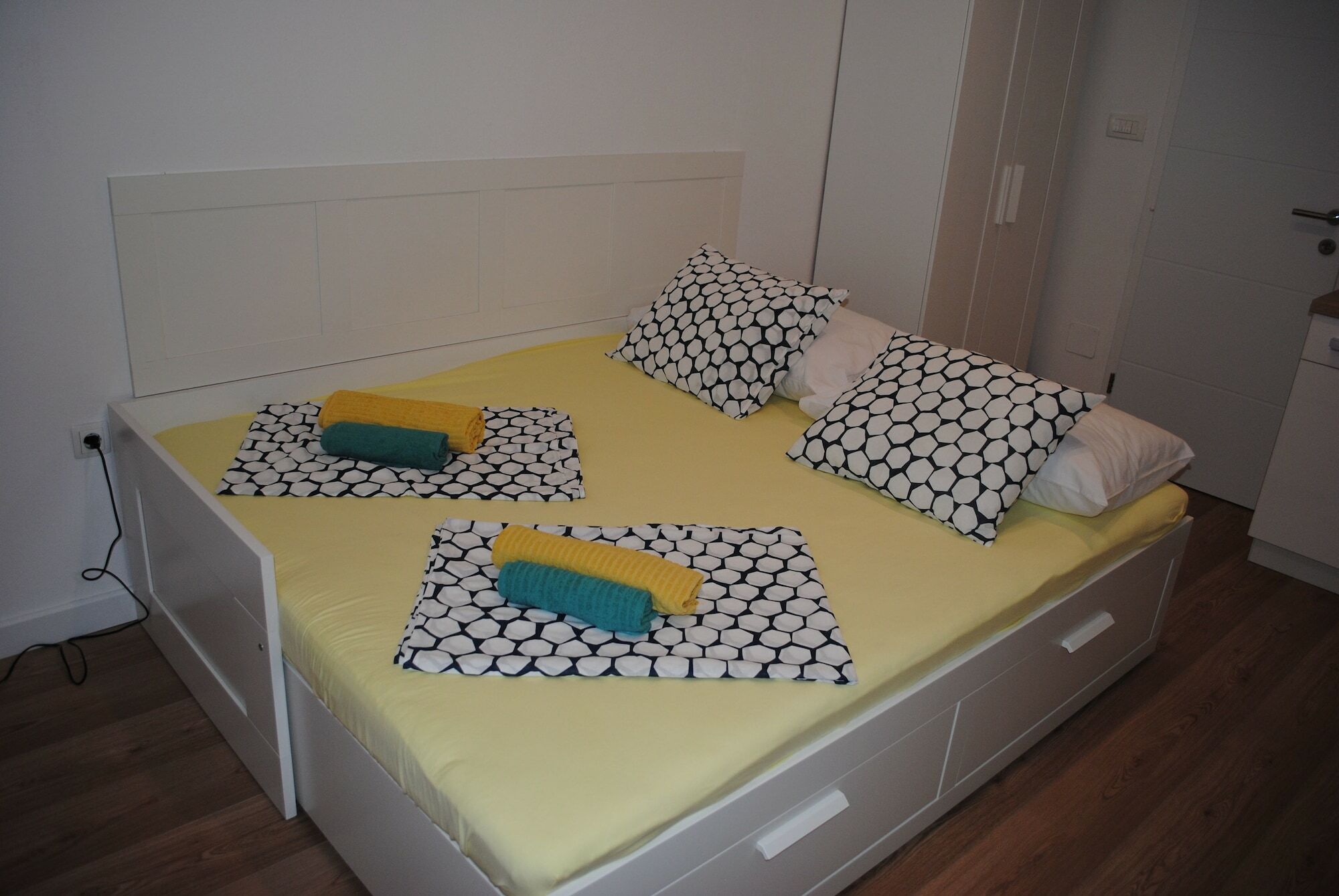 Apartment On The Square มาคาร์สกา ภายนอก รูปภาพ